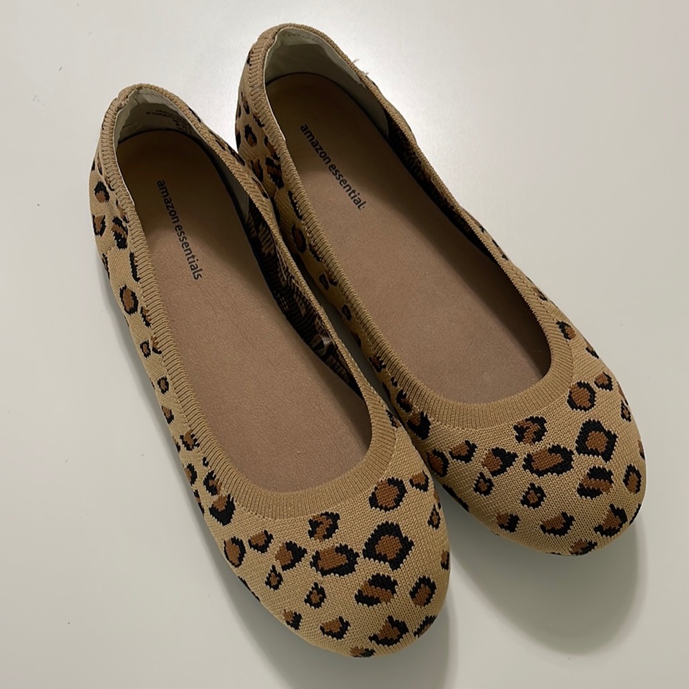Amazon Essentials Leopard Ballet Flats Size 8.5